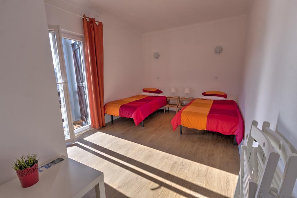 Homemoel Local Accomodation Al São Pedro de Muel Chambre photo